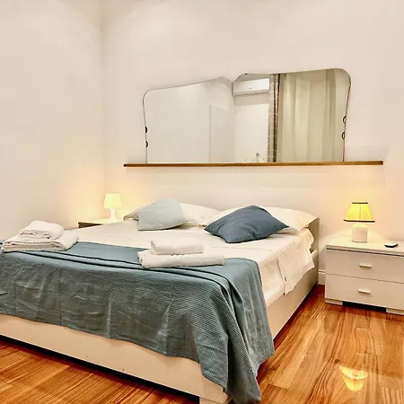 Vacanze Romane Laterano Apartment *