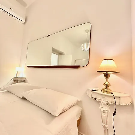 Vacanze Romane Laterano Apartment Rome